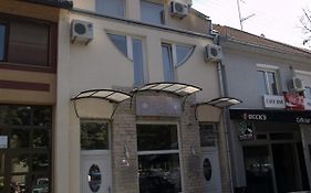 Perla Inn
